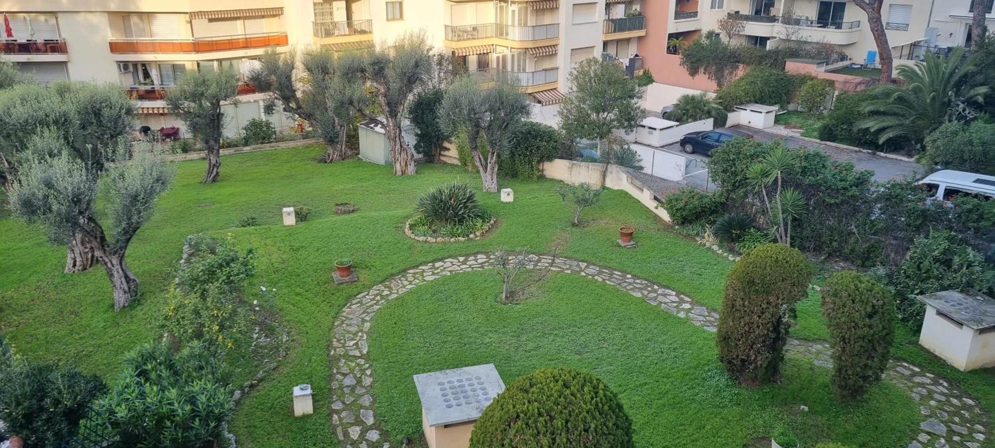 Spacieux 3 pièces avec parking à 400 m des plages Juan-les-Pins Extérieur photo